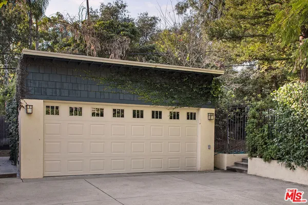 a view of a house with a outdoor space
