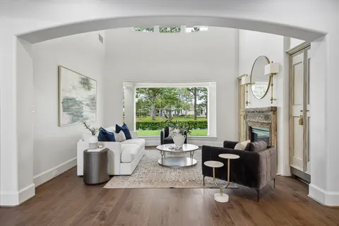 $1,595,000 | 6010 Isla Vista Court, Houston, TX 77041
