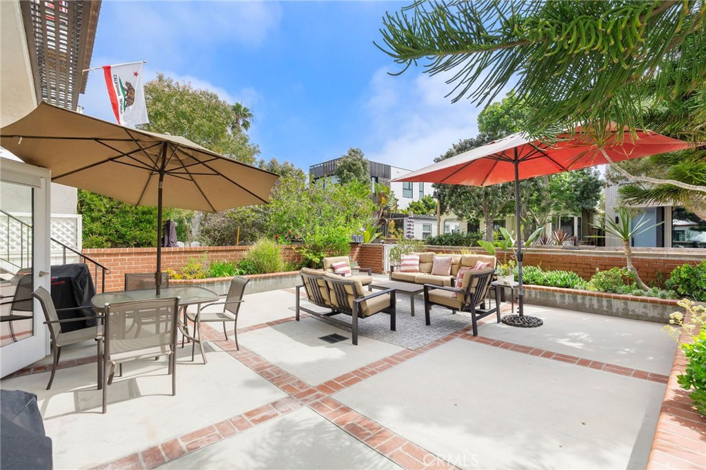 69 18th Street Hermosa Beach, CA 90254 - Photo 17 of 20