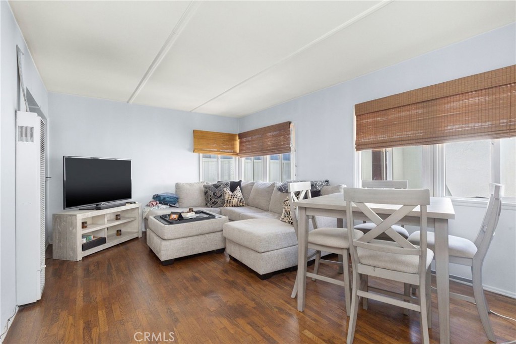 69 18th Street Hermosa Beach, CA 90254 - Photo 10 of 20