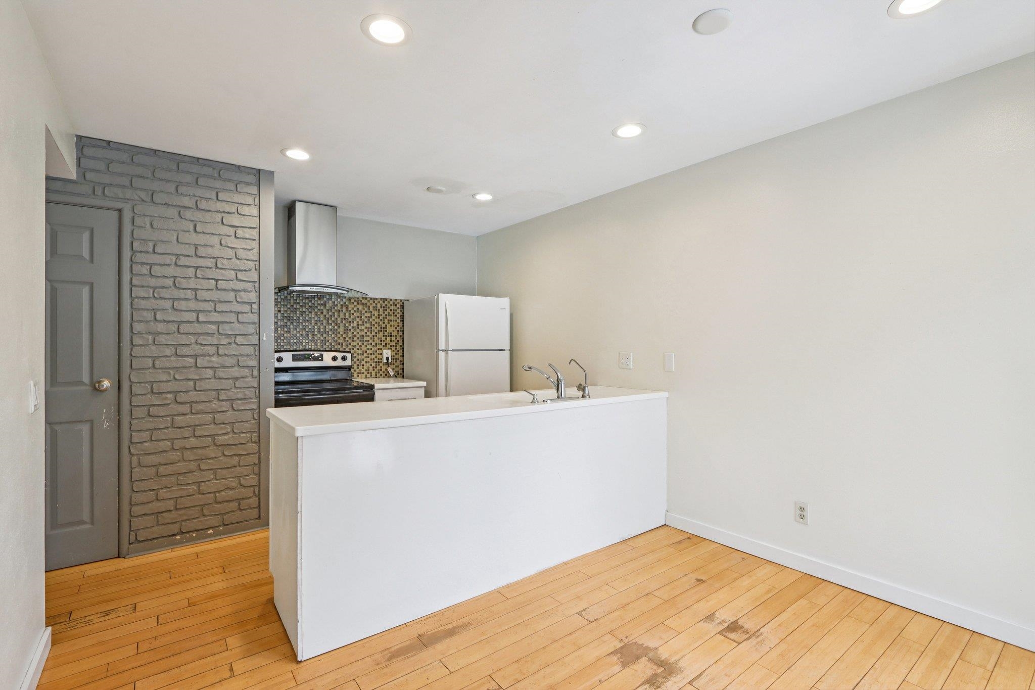 406 East Bluff, Unit 406 Madison, WI 53704 - Photo 4 of 21