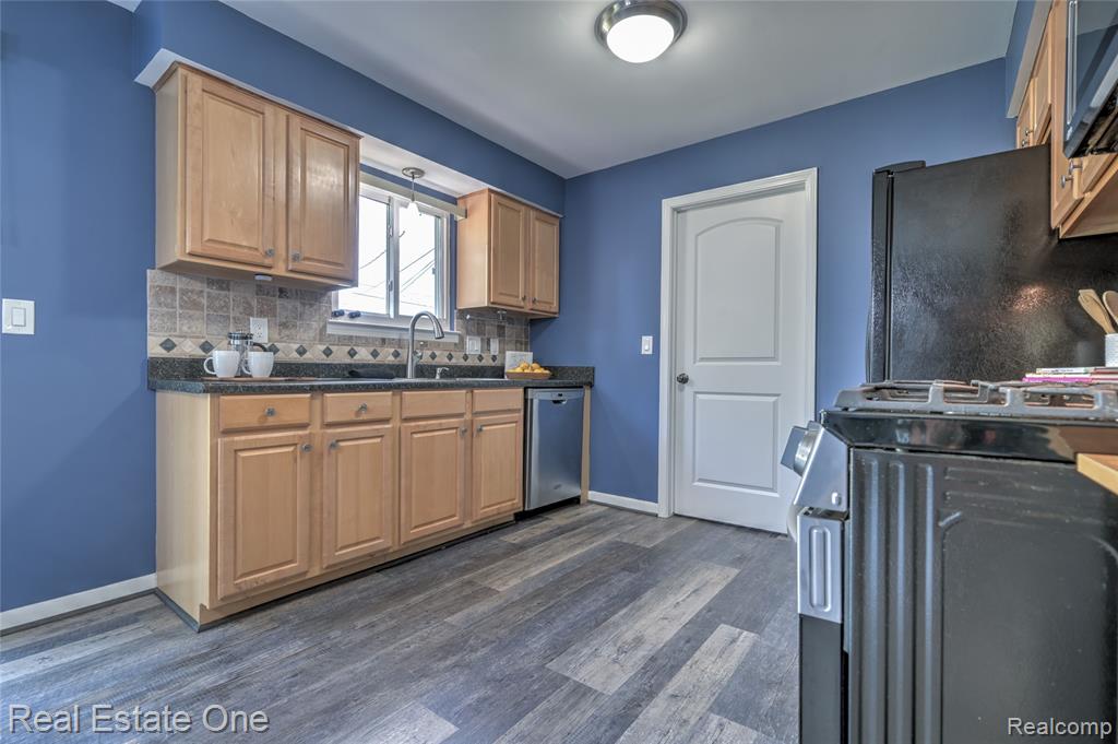 3140 Eastern Avenue Rochester, MI 48307 - Photo 12 of 31