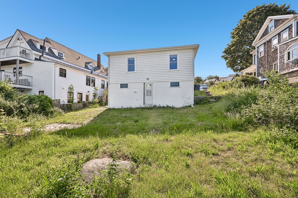 42 East Main Street Gloucester, MA 01930 - Photo 5 of 25 a house view with garden space