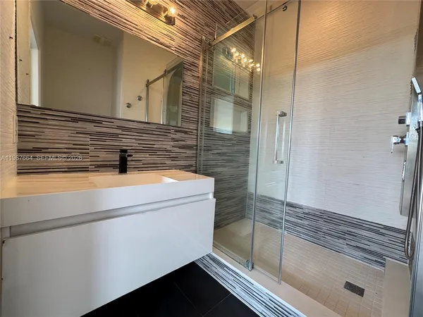 $2,850 | 11202 Northwest 83rd Street, Unit 212, Doral, FL 33178