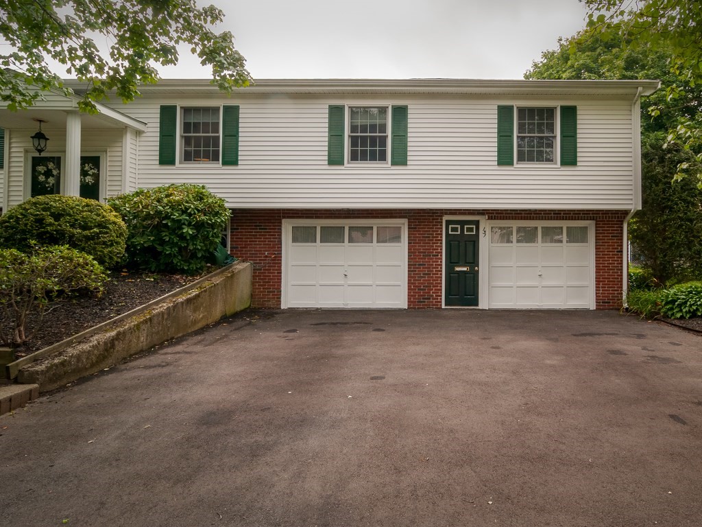 131 Burgess Road Somerset, MA 02726 - Photo 4 of 42 Gallery Image 4
