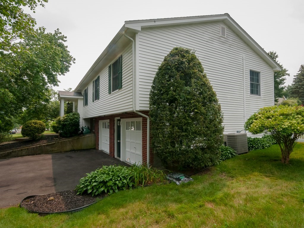 131 Burgess Road Somerset, MA 02726 - Photo 5 of 42 Gallery Image 5