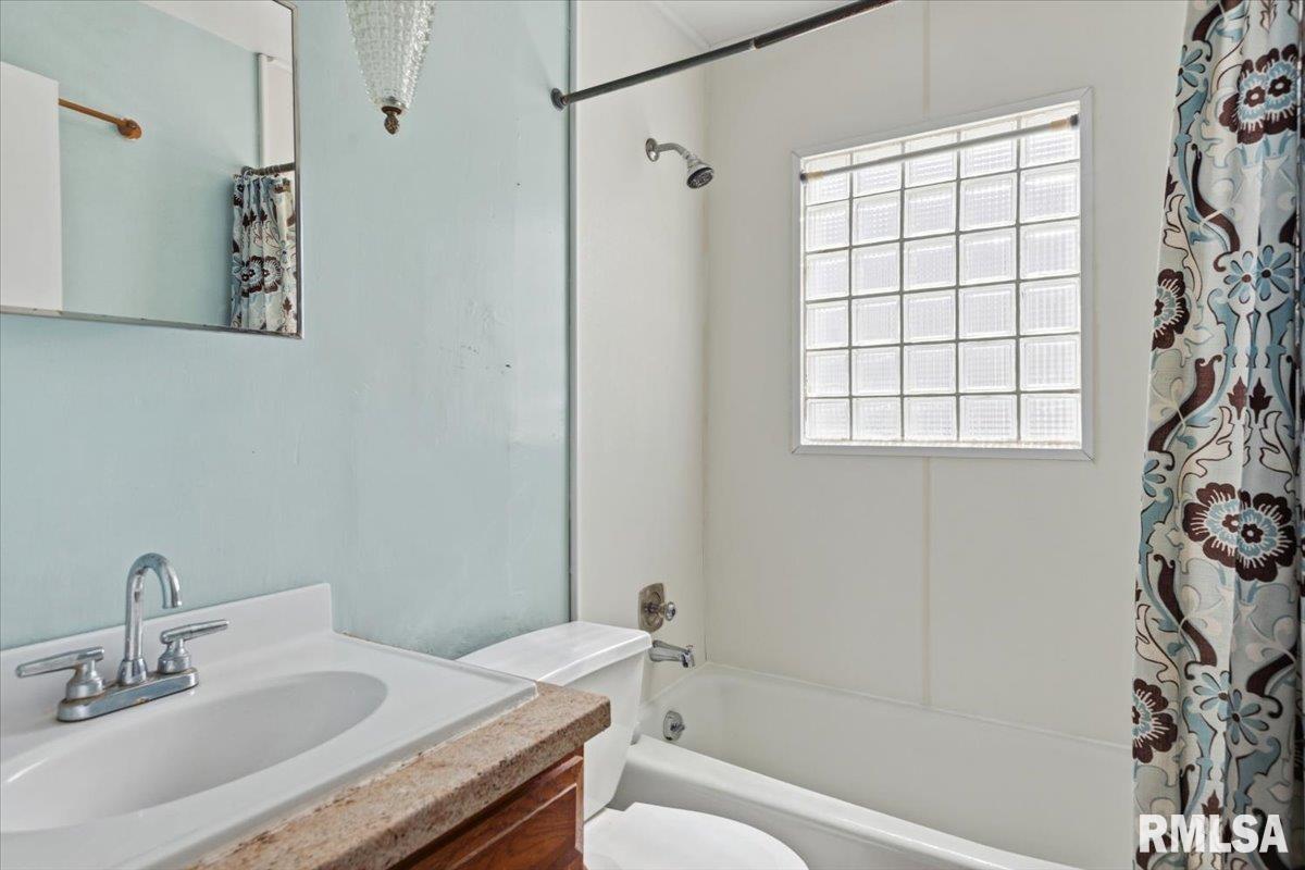 1905 North 21st Street Springfield, IL 62702 - Photo 9 of 24