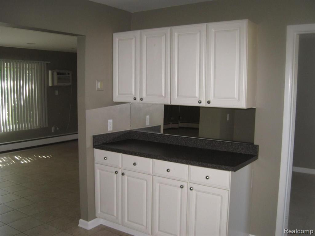 2859 East Maple Road, Unit 1 Birmingham, MI 48009 - Photo 6 of 13