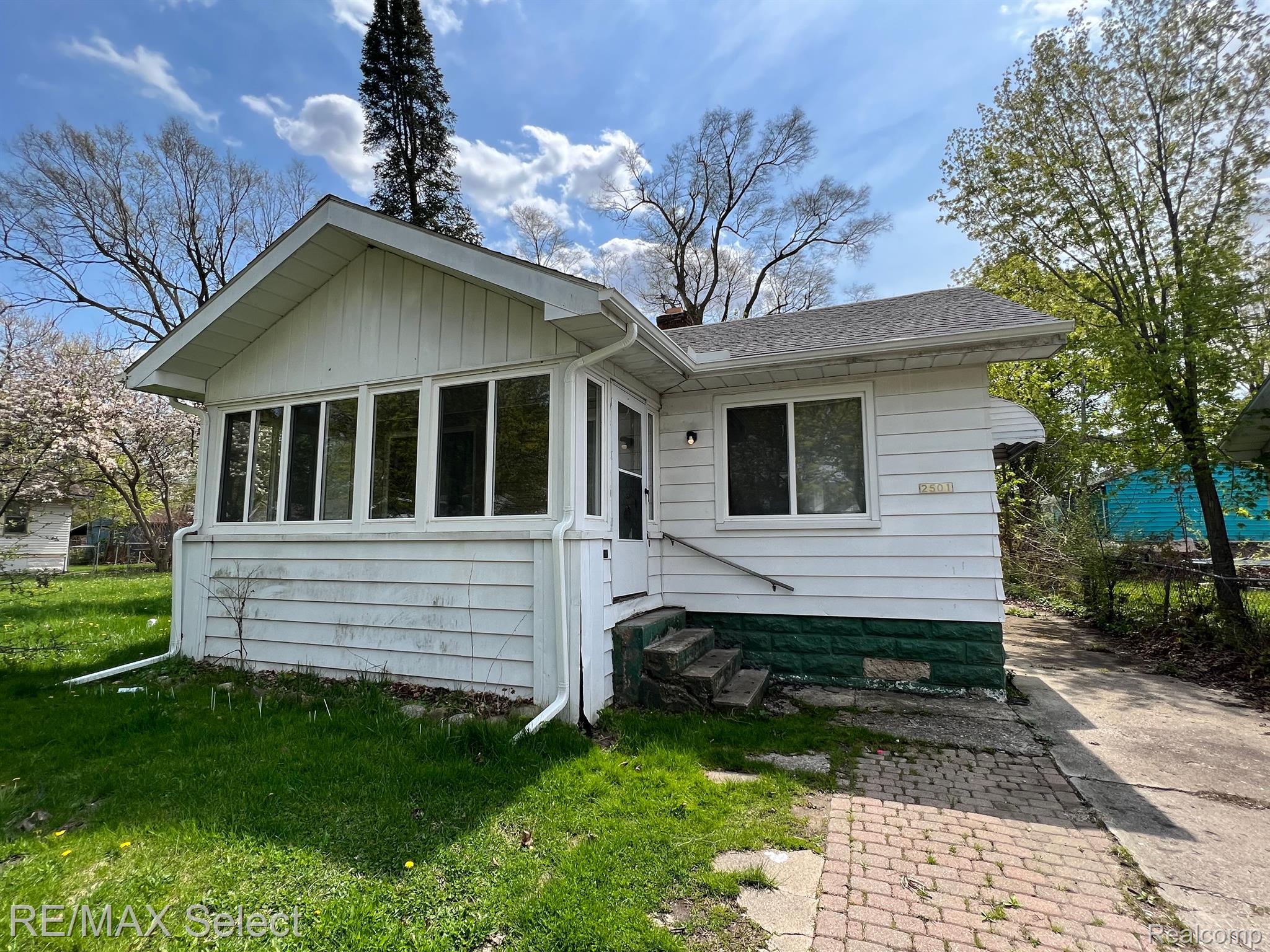 2501 Raskob Street Flint, MI 48504 - Photo 1 of 11 Gallery Image 1