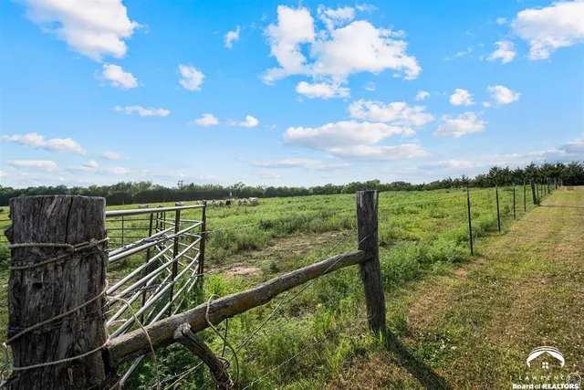 $840,000 | 9736 West Lake Road, Ozawkie, KS 66070