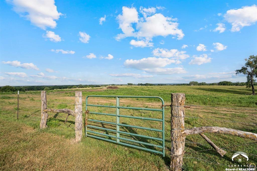 9736 West Lake Road Ozawkie, KS 66070 - Photo 16 of 93