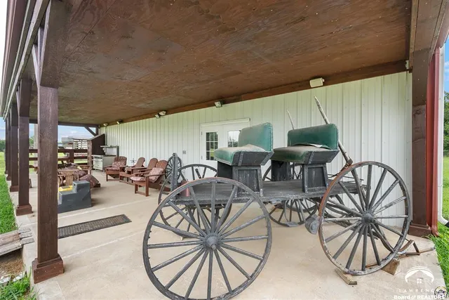 $840,000 | 9736 West Lake Road, Ozawkie, KS 66070