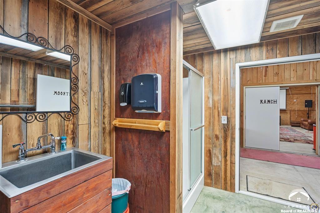 9736 West Lake Road Ozawkie, KS 66070 - Photo 22 of 93