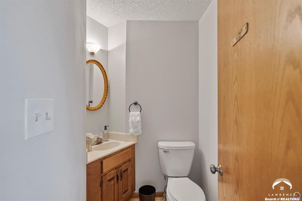 9736 West Lake Road Ozawkie, KS 66070 - Photo 36 of 93