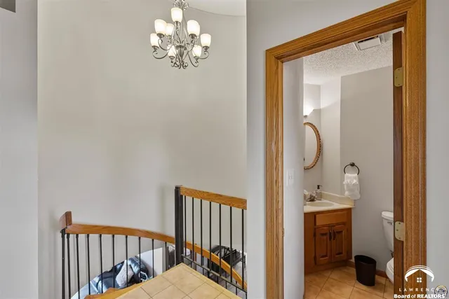 $840,000 | 9736 West Lake Road, Ozawkie, KS 66070