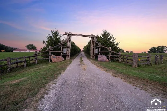 $840,000 | 9736 West Lake Road, Ozawkie, KS 66070