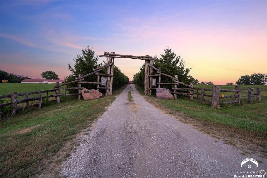 9736 West Lake Road Ozawkie, KS 66070 - Photo 4 of 93