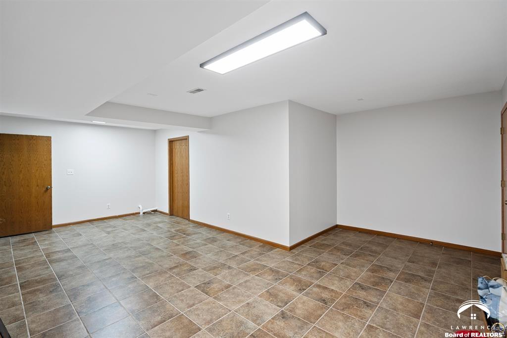 9736 West Lake Road Ozawkie, KS 66070 - Photo 60 of 93