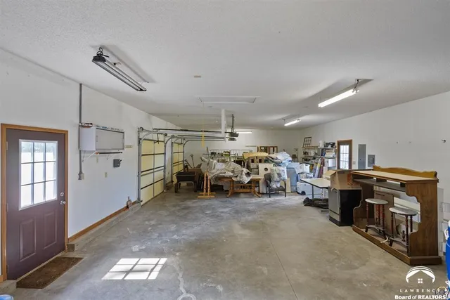 $840,000 | 9736 West Lake Road, Ozawkie, KS 66070