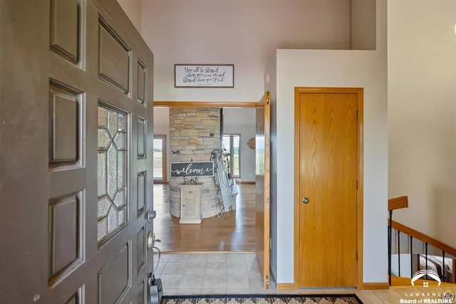 $840,000 | 9736 West Lake Road, Ozawkie, KS 66070