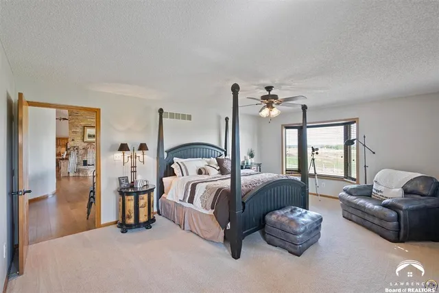 $840,000 | 9736 West Lake Road, Ozawkie, KS 66070