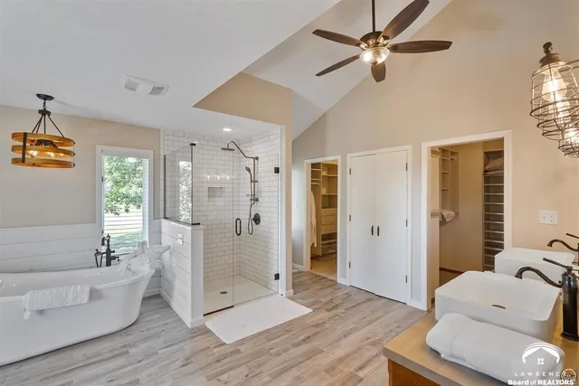 $840,000 | 9736 West Lake Road, Ozawkie, KS 66070