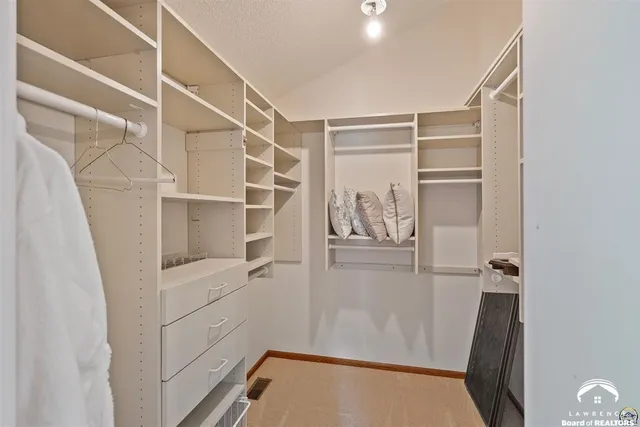 $840,000 | 9736 West Lake Road, Ozawkie, KS 66070