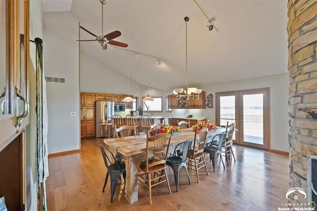 $840,000 | 9736 West Lake Road, Ozawkie, KS 66070