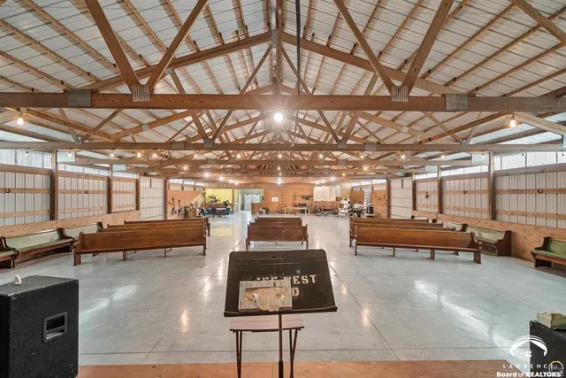 $840,000 | 9736 West Lake Road, Ozawkie, KS 66070