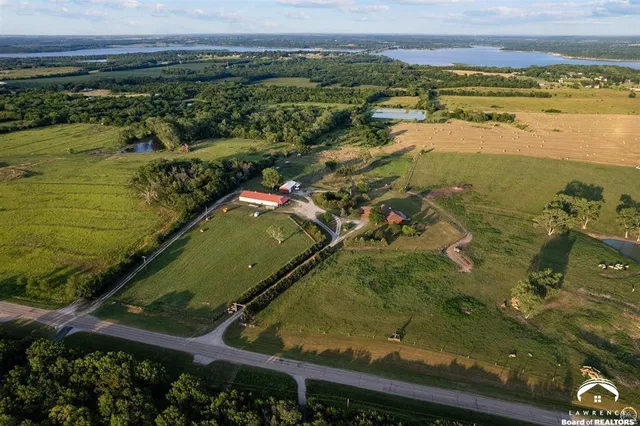 $840,000 | 9736 West Lake Road, Ozawkie, KS 66070