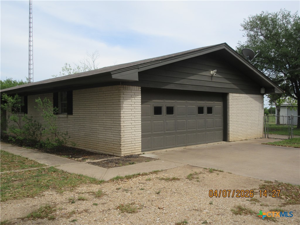506 East Loop 121 Belton, TX 76513 - Photo 16 of 29 a front view of a house