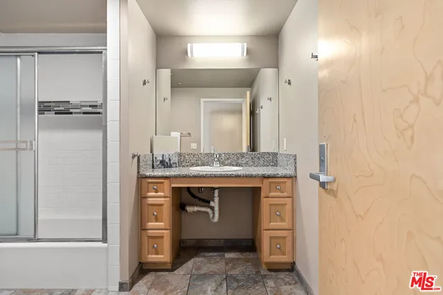 $4,100 | 630 West 28th Street, Unit 1, Los Angeles, CA 90007