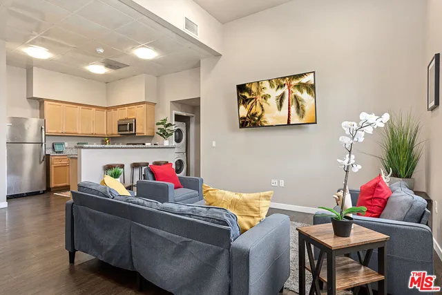 $4,100 | 630 West 28th Street, Unit 1, Los Angeles, CA 90007