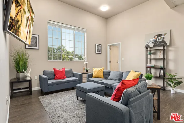 $4,100 | 630 West 28th Street, Unit 1, Los Angeles, CA 90007