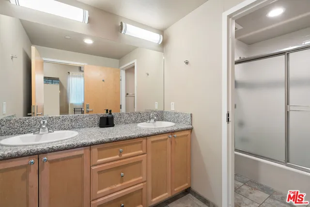 $3,000 | 630 West 28th Street, Unit 4, Los Angeles, CA 90007
