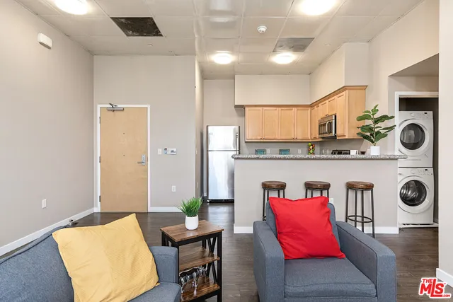$4,100 | 630 West 28th Street, Unit 1, Los Angeles, CA 90007