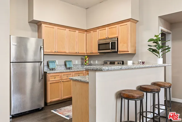 $4,100 | 630 West 28th Street, Unit 1, Los Angeles, CA 90007