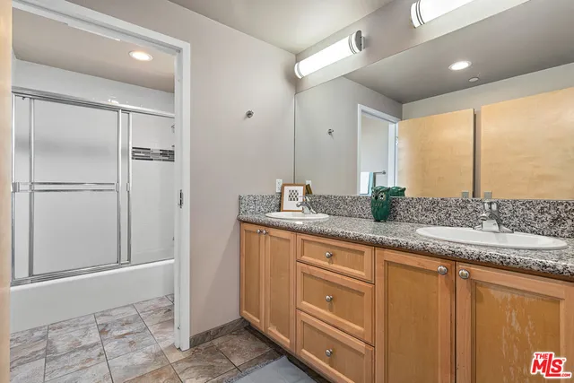 $4,100 | 630 West 28th Street, Unit 1, Los Angeles, CA 90007