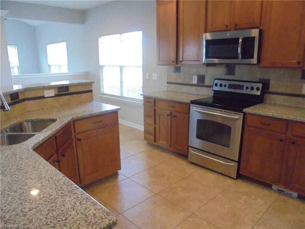 704 Spinning Wheel Point High Point, NC 27265 - Photo 8 of 30 Gallery Image 8