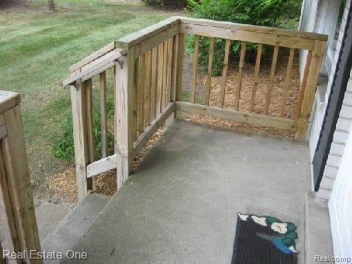 20034 Farmington Road Livonia, MI 48152 - Photo 20 of 25 front porch