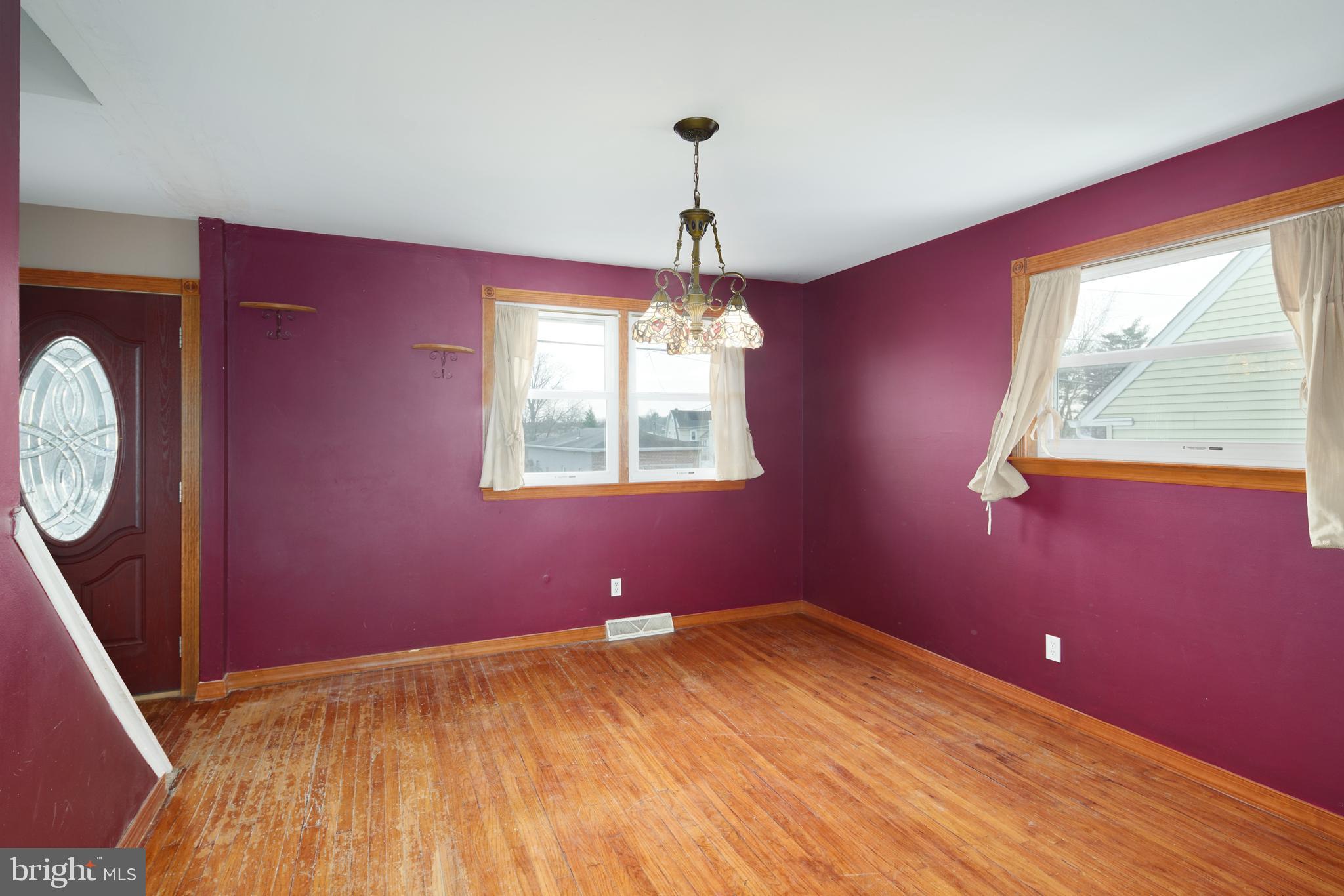 14 Harding Avenue Runnemede, NJ 08078 - Photo 12 of 28 Dining Room