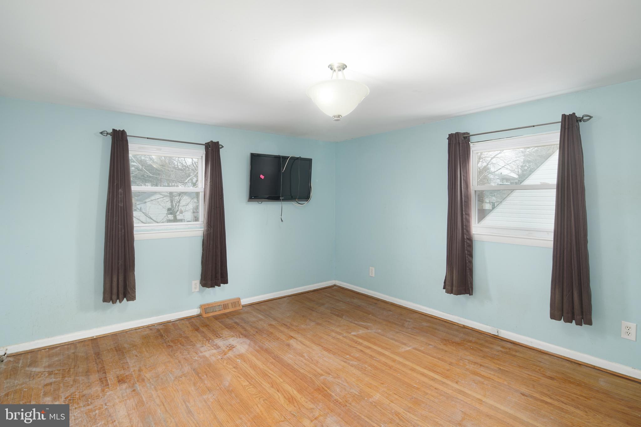 14 Harding Avenue Runnemede, NJ 08078 - Photo 17 of 28 Primary Bedroom