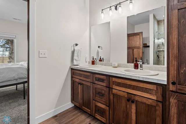 $399,900 | 300 Pine Drive, Hankinson, ND 58041