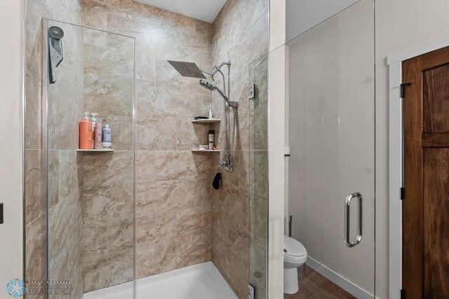 $399,900 | 300 Pine Drive, Hankinson, ND 58041