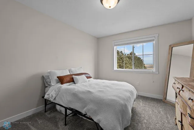 $399,900 | 300 Pine Drive, Hankinson, ND 58041