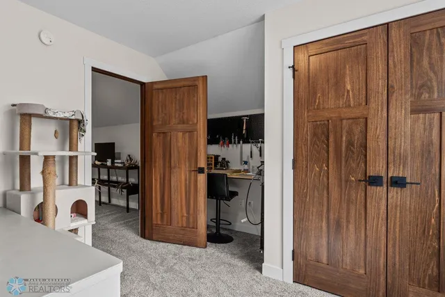 $399,900 | 300 Pine Drive, Hankinson, ND 58041