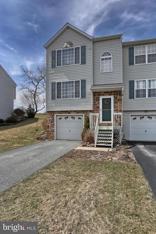 190 Riders Way Lebanon, PA 17042 - Photo 3 of 34 Gallery Image 3