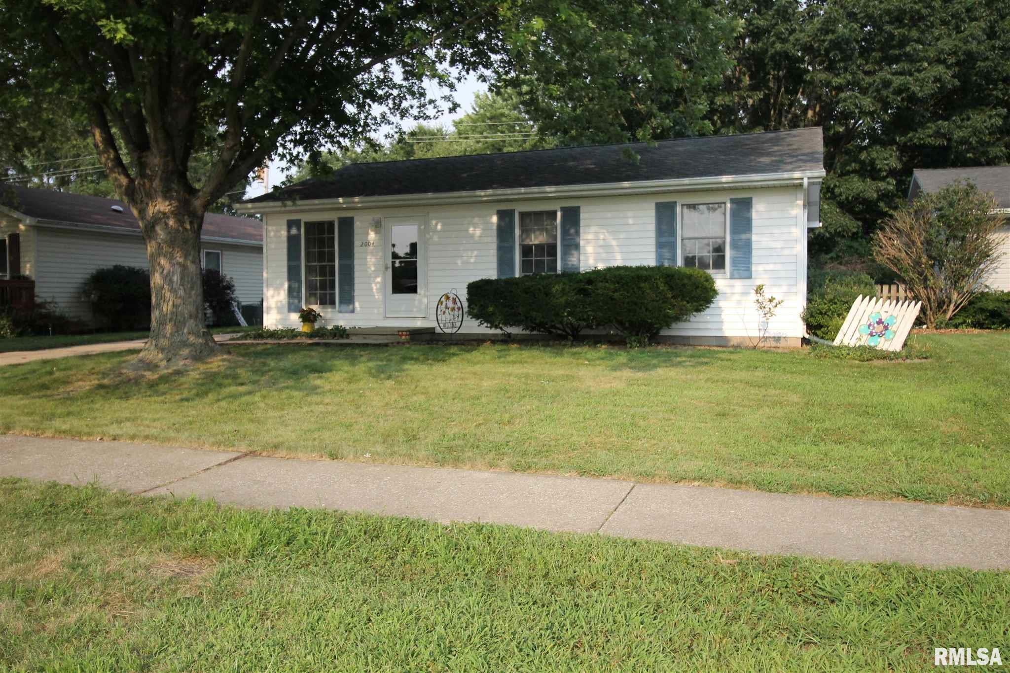 2004 Skipton Road Springfield, IL 62702 - Photo 1 of 9