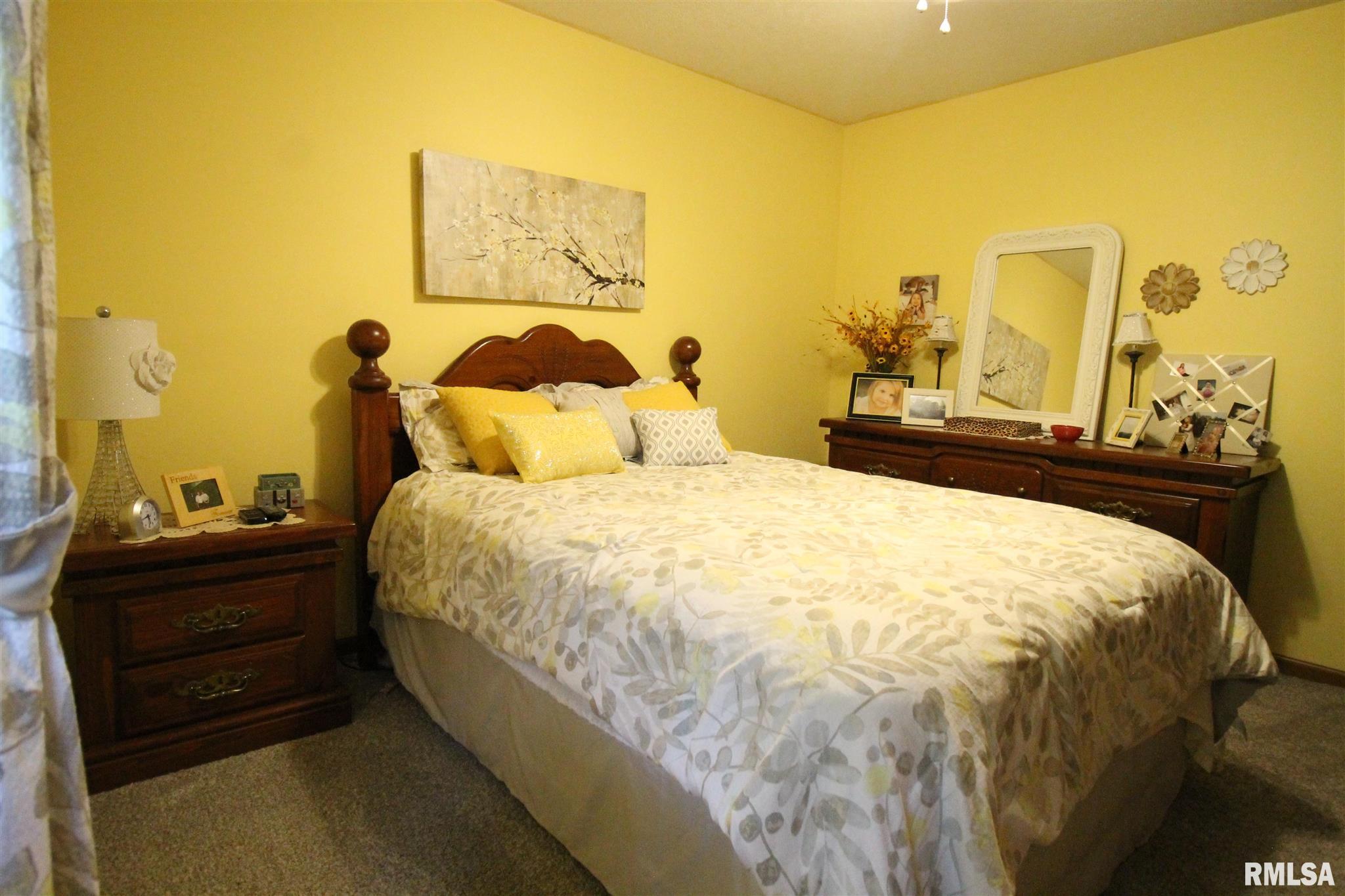 2004 Skipton Road Springfield, IL 62702 - Photo 4 of 9