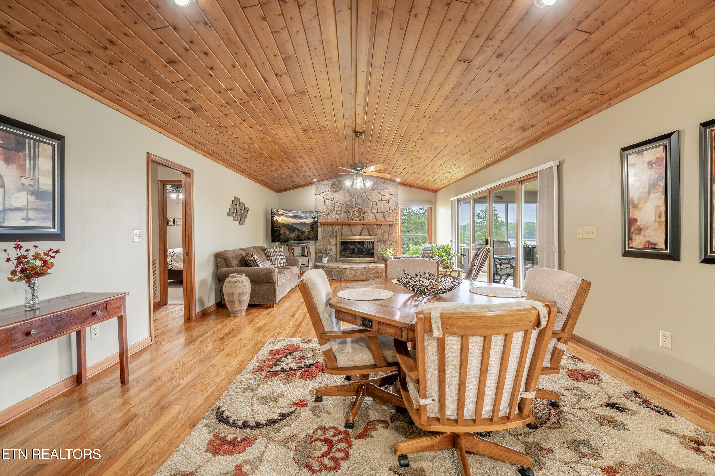326 Chamberlain Cove Road Kingston, TN 37763 - Photo 12 of 49 10
